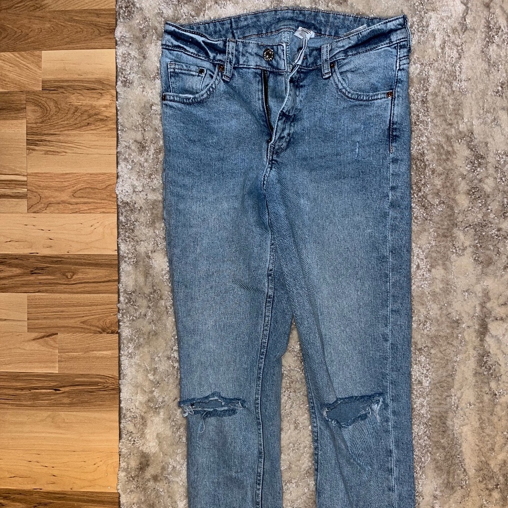 H&M Girlfriend Fit Ripped Blue Jeans